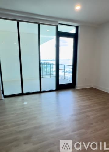 Tampa Apartment: 5498 Bay Center Dr