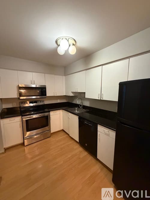Novi Condo: 39515 Country Lane