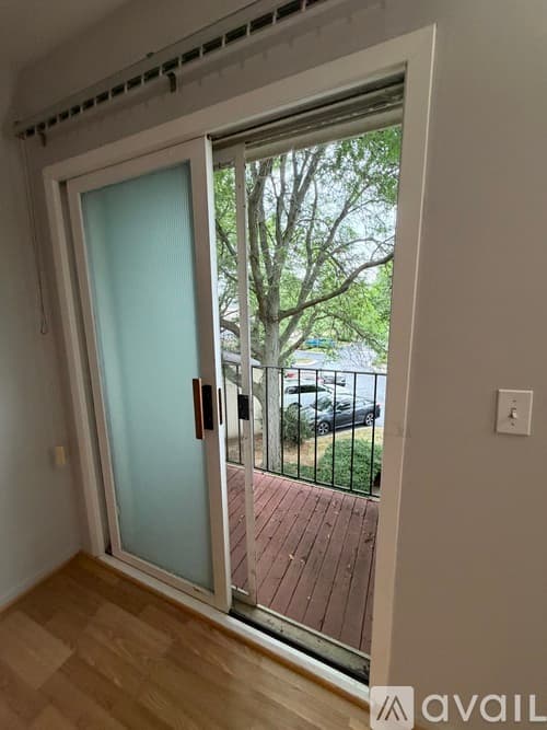 Novi Condo: 39515 Country Lane