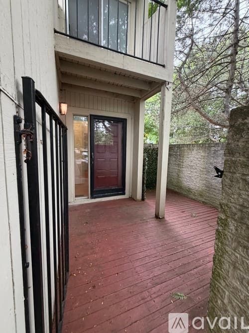 Novi Condo: 39515 Country Lane