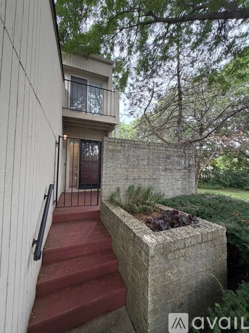 Novi Condo: 39515 Country Lane