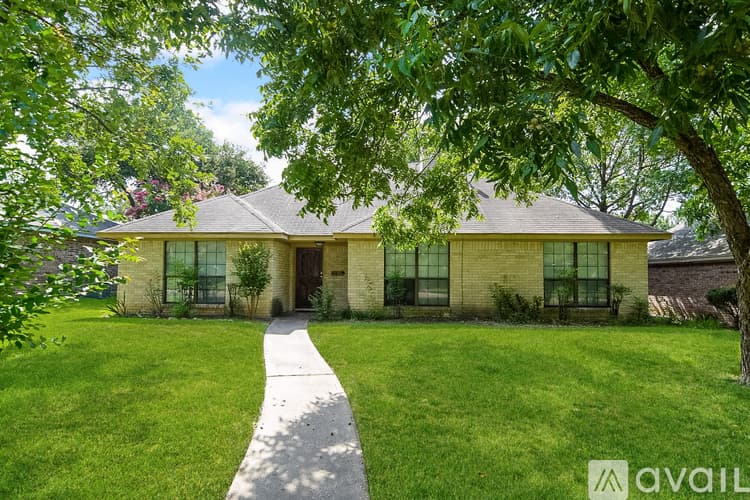 Temple House: 4417 Lone Star Trail