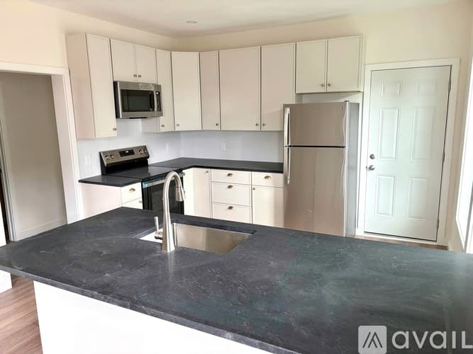 Portland Apartment: 23 Pembroke St