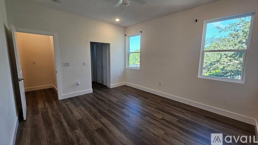 Tampa Townhome: 3609 N 53rd St