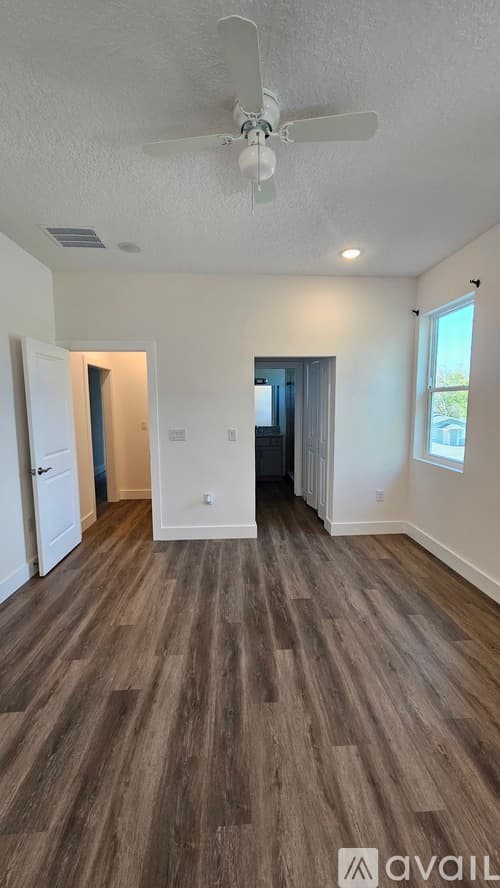Tampa Townhome: 3609 N 53rd St