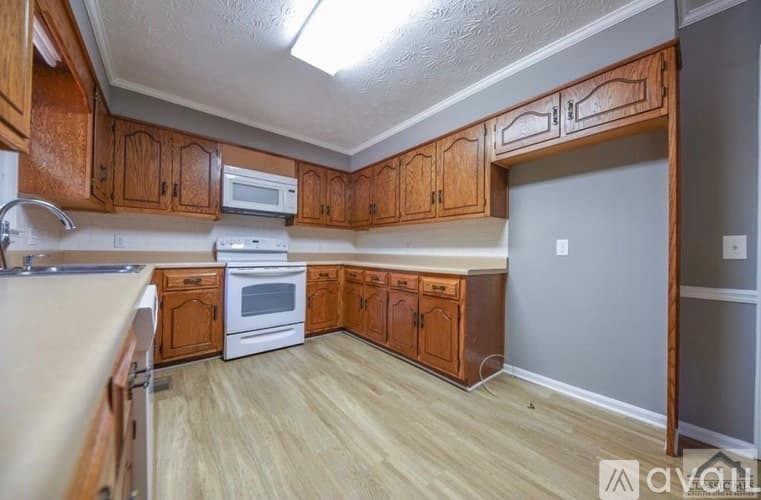 Watkinsville House: 1081 Jimmy Daniel Road