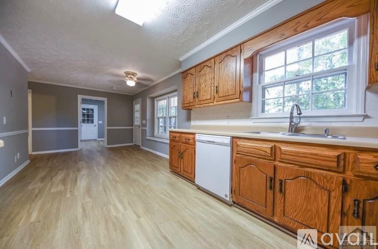 Watkinsville House: 1081 Jimmy Daniel Road