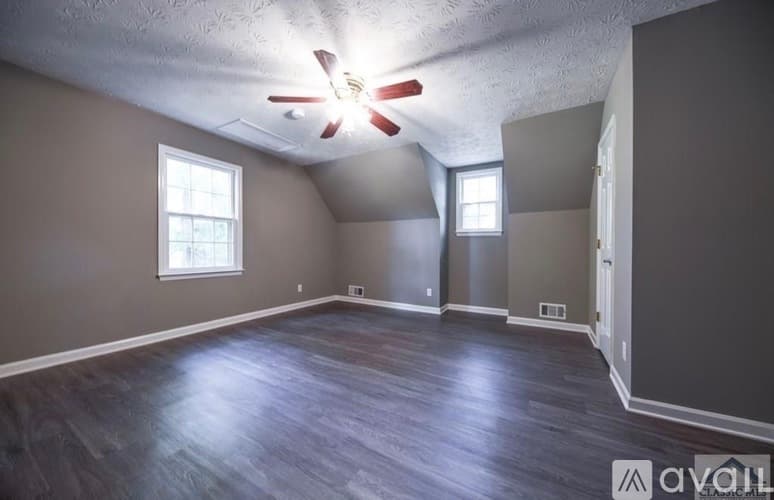 Watkinsville House: 1081 Jimmy Daniel Road