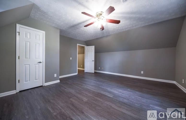 Watkinsville House: 1081 Jimmy Daniel Road
