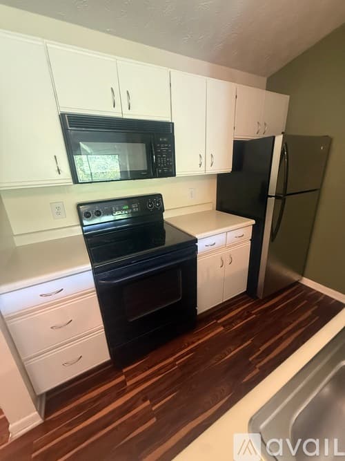 Southgate Apartment: 10 Woodland Hills Dr