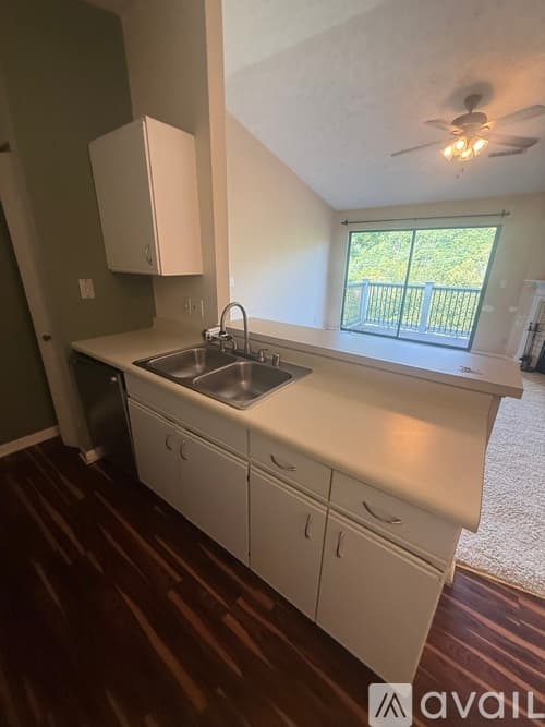 Southgate Apartment: 10 Woodland Hills Dr
