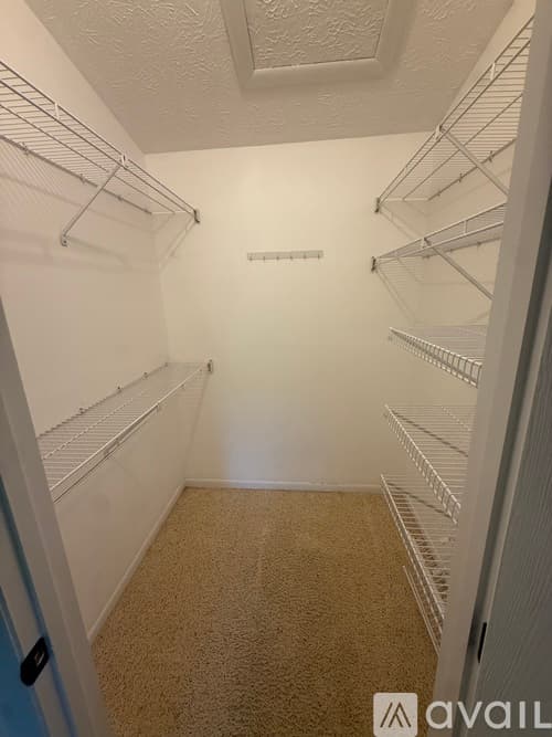 Southgate Apartment: 10 Woodland Hills Dr