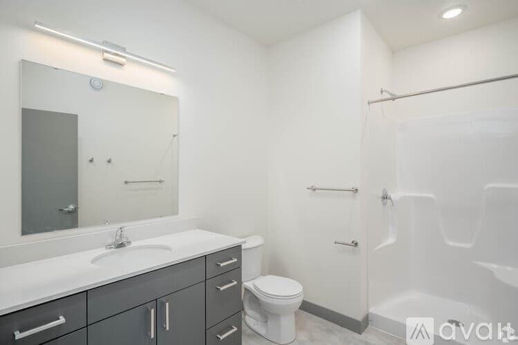 Mankato Apartment: 1247 Range St