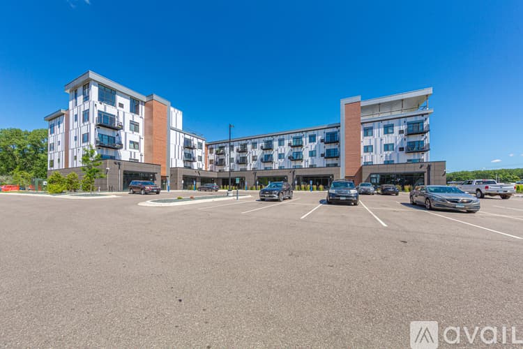 Mankato Apartment: 1247 Range St