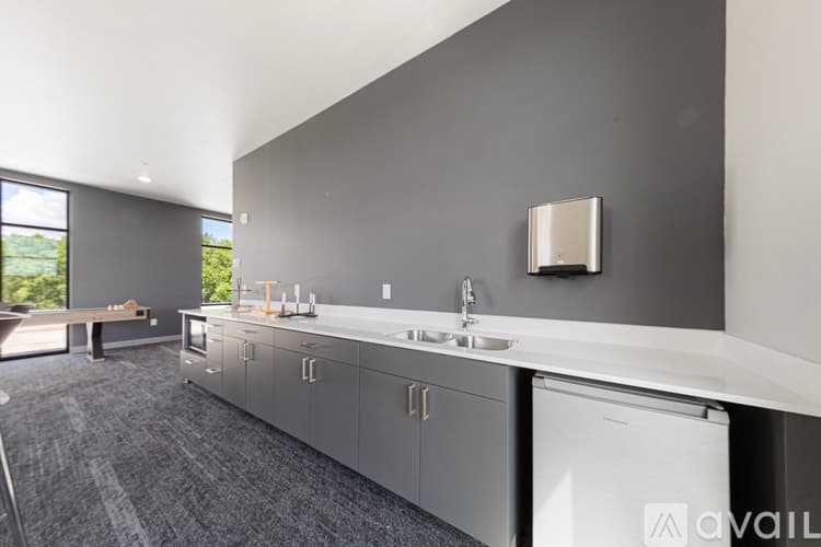 Mankato Apartment: 1247 Range St