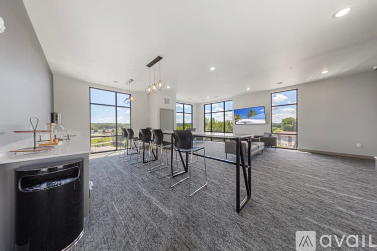 Mankato Apartment: 1247 Range St