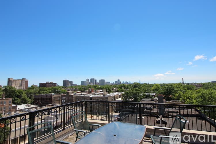 Chicago Apartment: 6957 N Greenview Ave