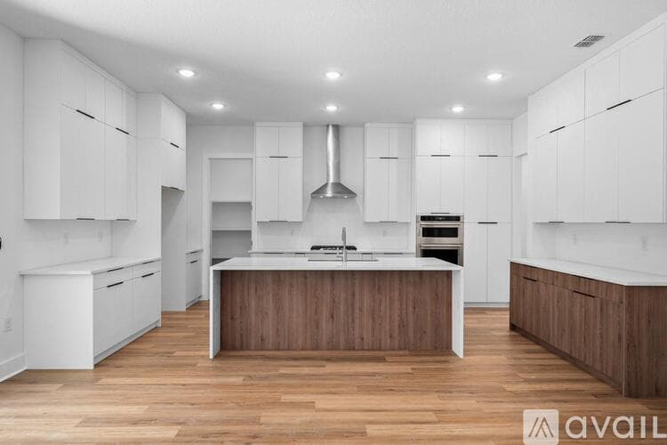Brooksville House: 6622 Summit View Dr