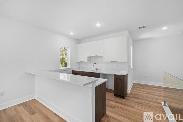 Brooksville House: 6622 Summit View Dr