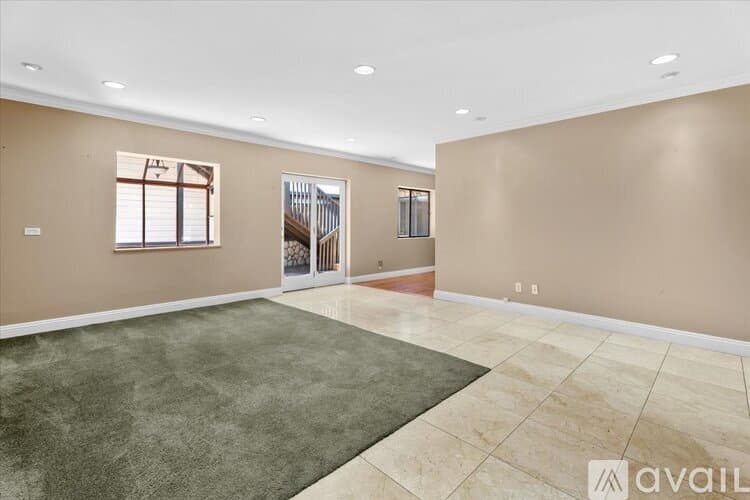 Los Angeles House: Collins St