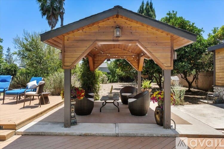 Los Angeles House: Collins St