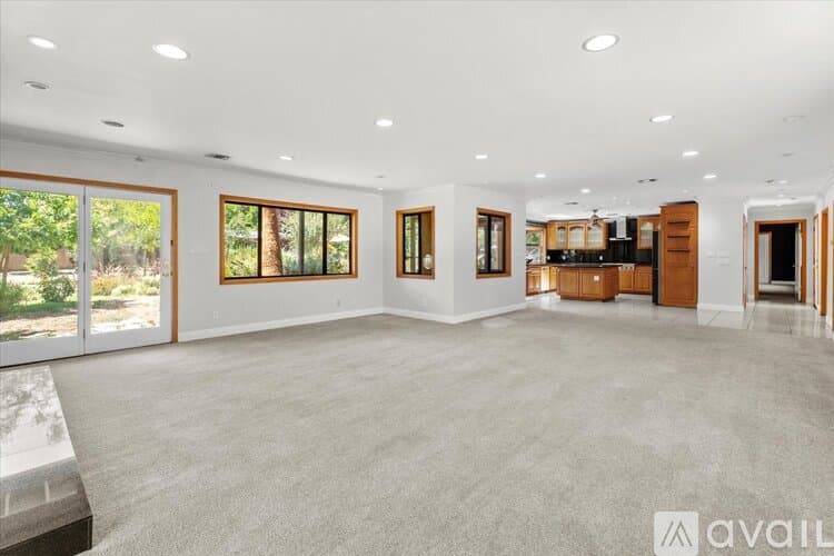 Los Angeles House: Collins St