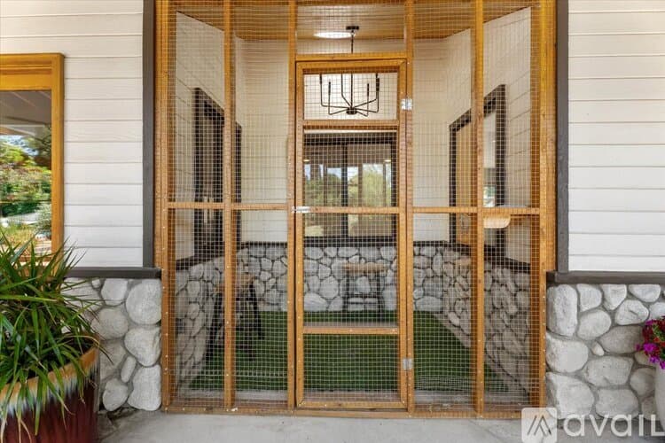 Los Angeles House: Collins St