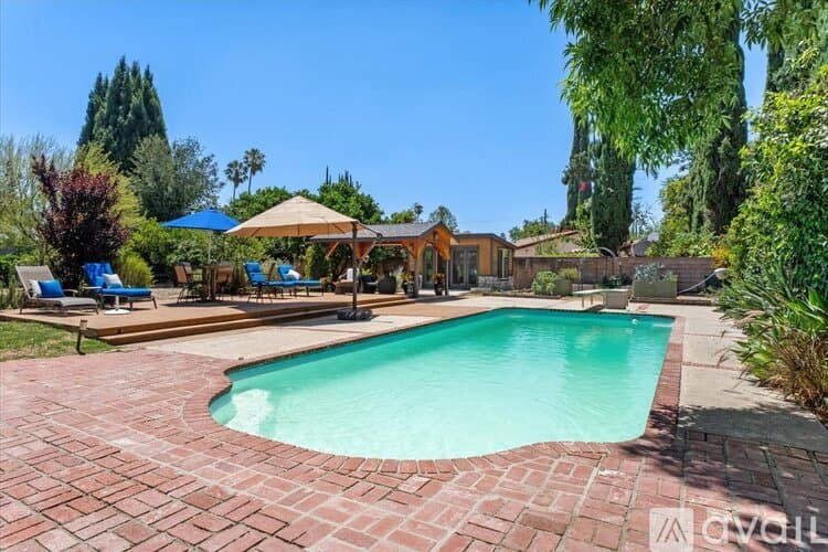 Los Angeles House: Collins St