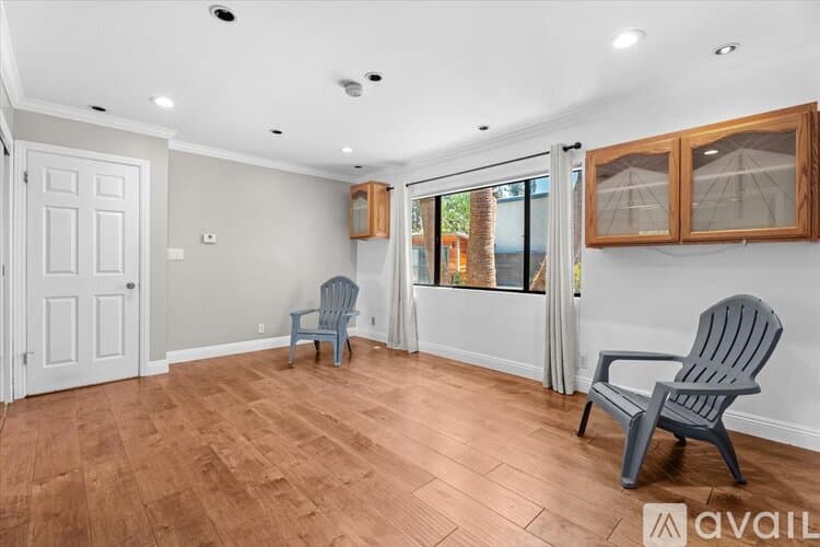 Los Angeles House: Collins St