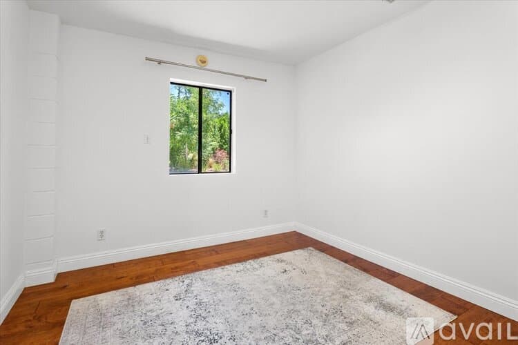 Los Angeles House: Collins St
