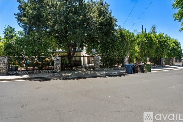 Los Angeles House: Collins St
