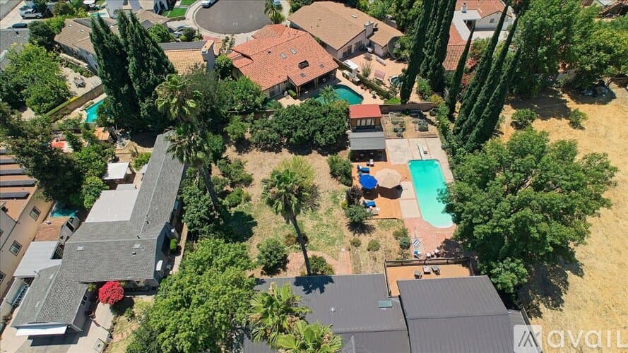 Los Angeles House: Collins St