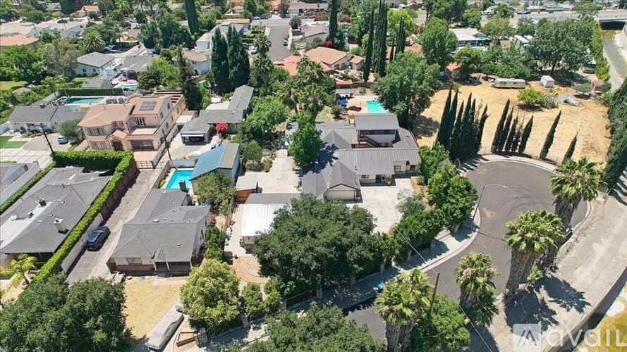 Los Angeles House: Collins St