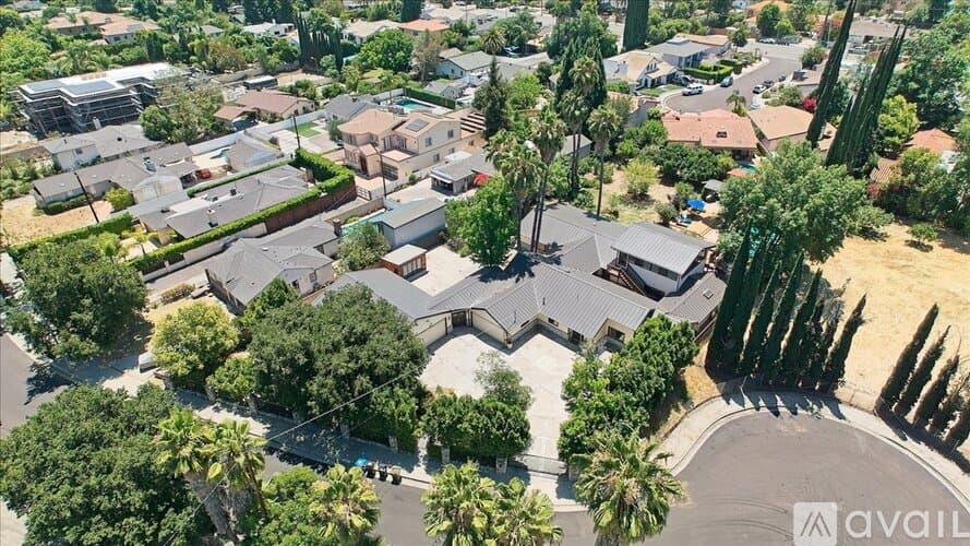 Los Angeles House: Collins St