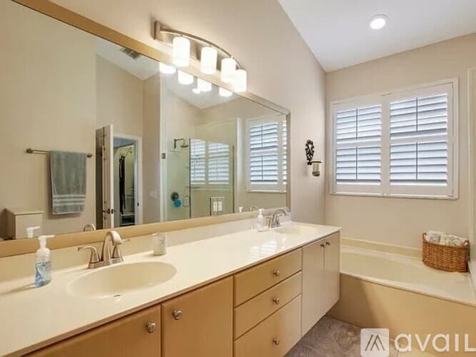 Port St. Lucie House: 122 Northwest Swann Mill Circle