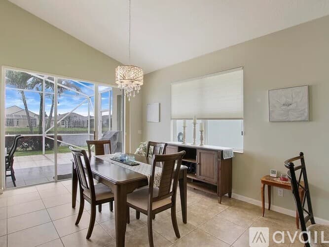 Port St. Lucie House: 122 Northwest Swann Mill Circle