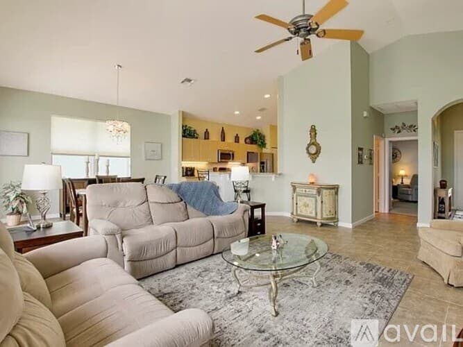 Port St. Lucie House: 122 Northwest Swann Mill Circle