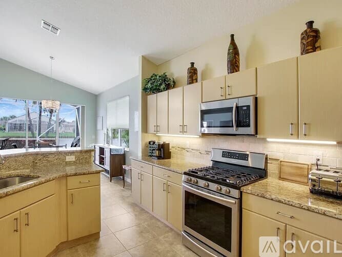 Port St. Lucie House: 122 Northwest Swann Mill Circle