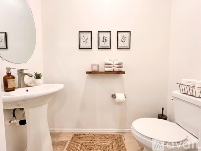 Phoenix Apartment: 3434 N Longview Ave