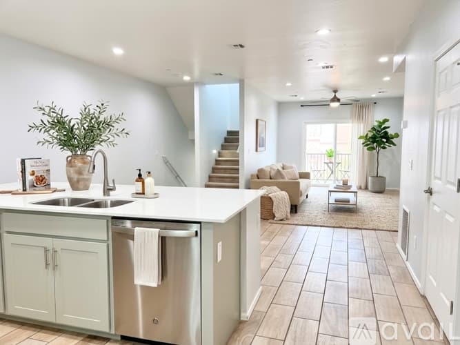 Phoenix Apartment: 3434 N Longview Ave
