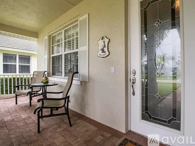 Port St. Lucie House: 122 Northwest Swann Mill Circle