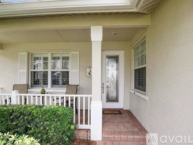 Port St. Lucie House: 122 Northwest Swann Mill Circle
