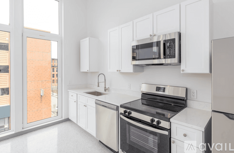 Lowell Apartment: 78 Middlesex St