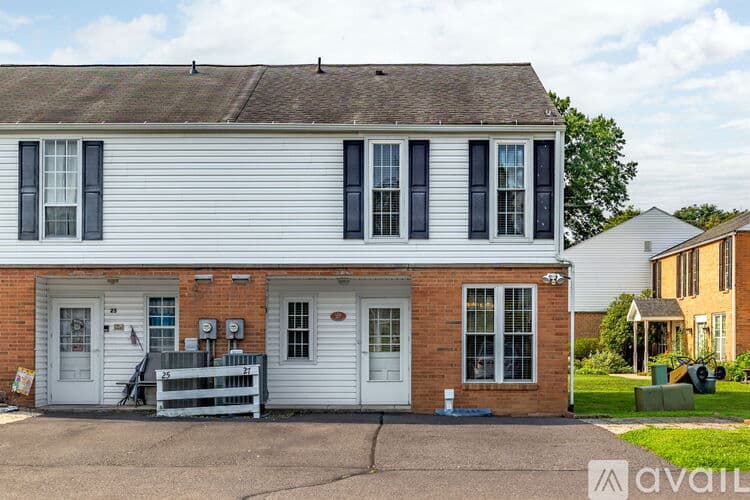 Danville Townhome: 27 Montgomery Village Ln