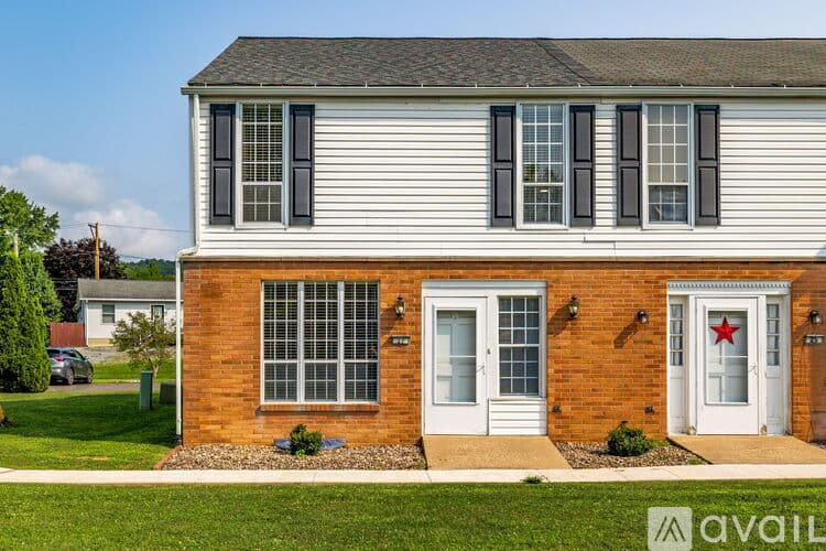 Danville Townhome: 27 Montgomery Village Ln