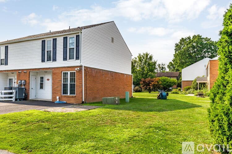 Danville Townhome: 27 Montgomery Village Ln