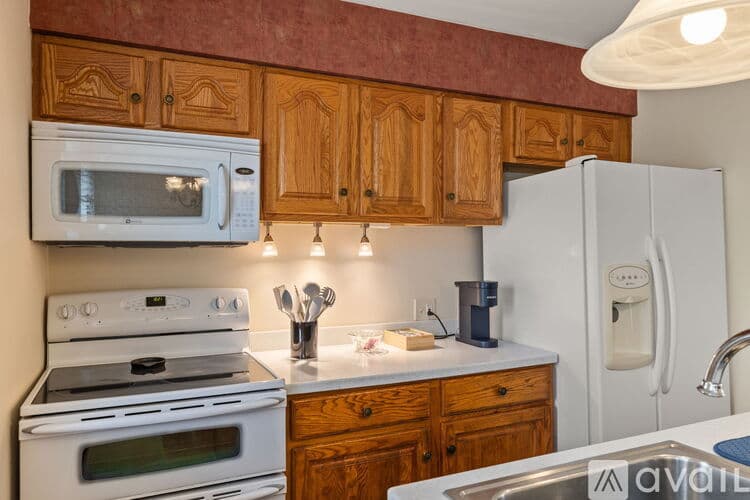 Danville Townhome: 27 Montgomery Village Ln