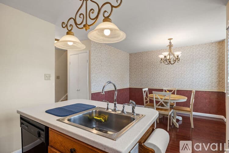 Danville Townhome: 27 Montgomery Village Ln