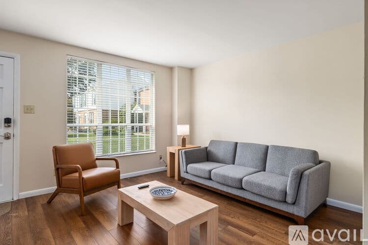 Danville Townhome: 27 Montgomery Village Ln