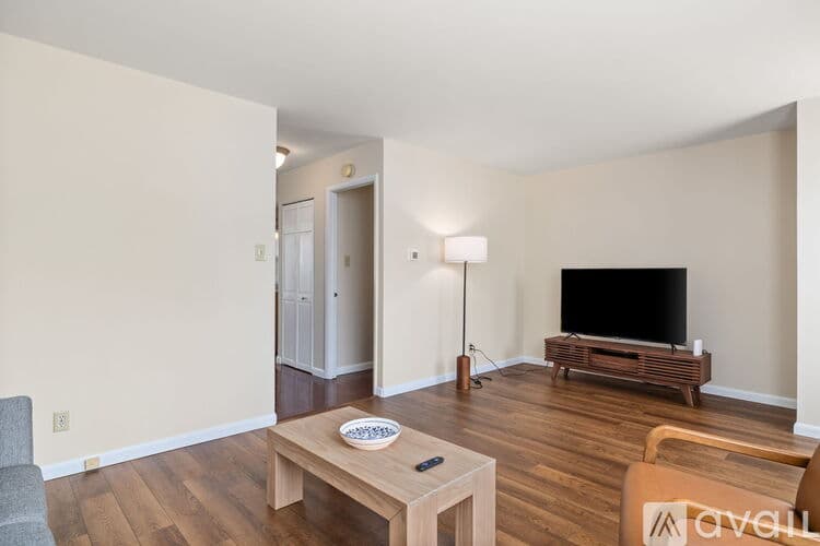 Danville Townhome: 27 Montgomery Village Ln